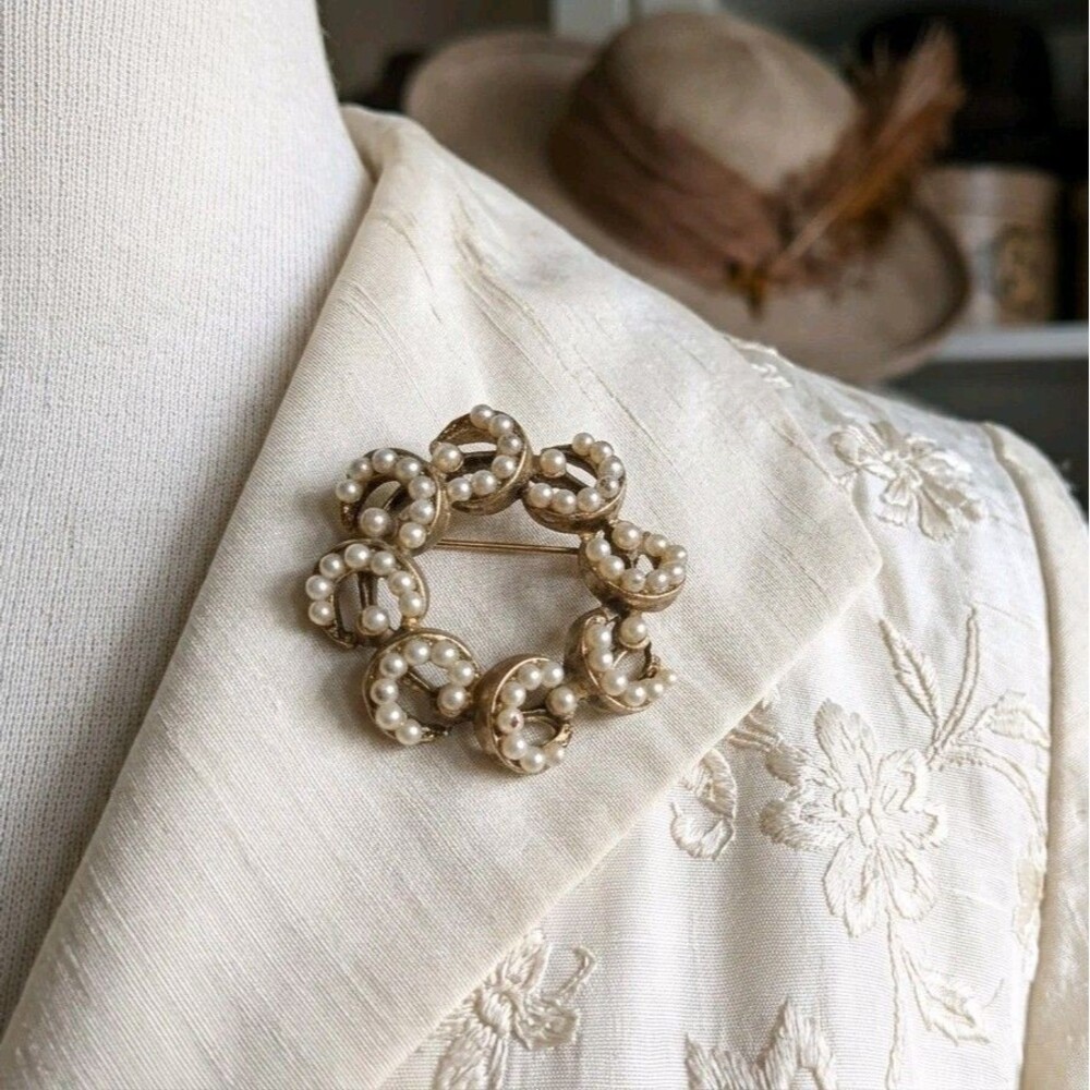 Vintage Faux Pearl Wreath Brooch Interlocking Crescent Gold Tone Pin 1.5"